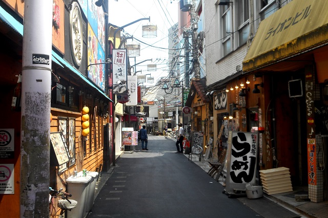 船橋駅前の商店街