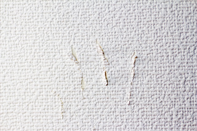 賃貸の壁紙にひっかき傷 汚れがついた場合 修繕費は 相場や簡単な汚れの予防法 Chintai情報局