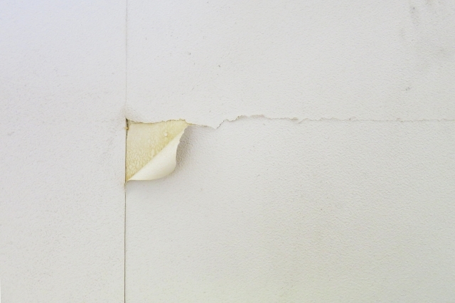 賃貸物件の壁紙が破れちゃった 補修費用はどうなる 壁紙を傷つけないための対策も紹介 Chintai情報局