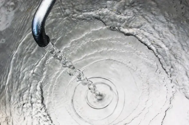 水道と水