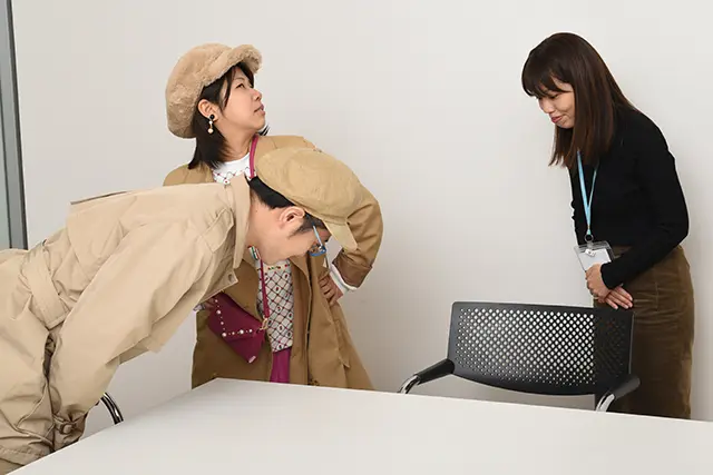 取材終了の挨拶をする探偵団と相馬さん