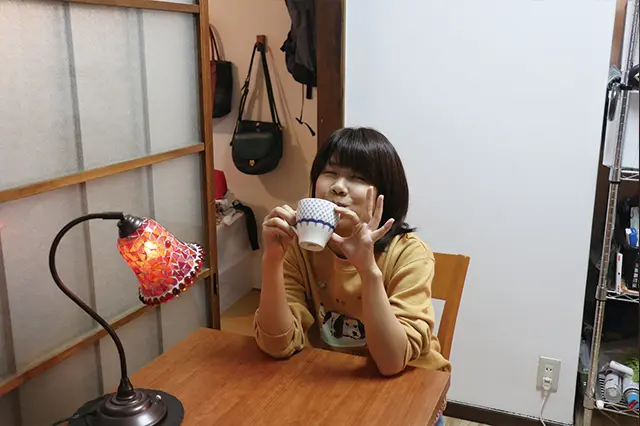 新居でくつろぐ木村