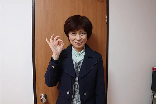 OKサインをする本多先生