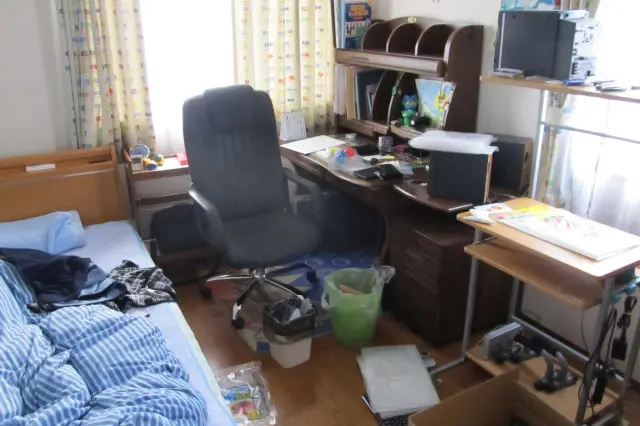 放置された汚い部屋