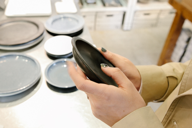 自分だけの道具を育てる丁寧な暮らし Cotogotoに聞く 陶器や磁器の選び方 Chintai情報局 Part 2 自分だけの道具を育てる丁寧な暮らし Cotogotoに聞く 陶器や磁器の選び方 Chintai情報局 Part 2
