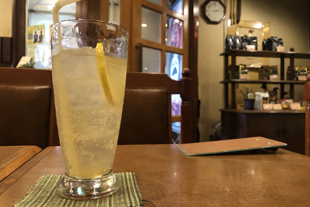Big Tree Cafeのレモンスカッシュ