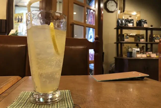 Big Tree Cafeのレモンスカッシュ