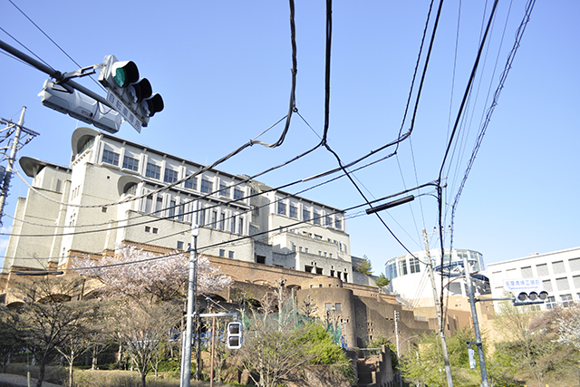 多摩市総合福祉センターの外観