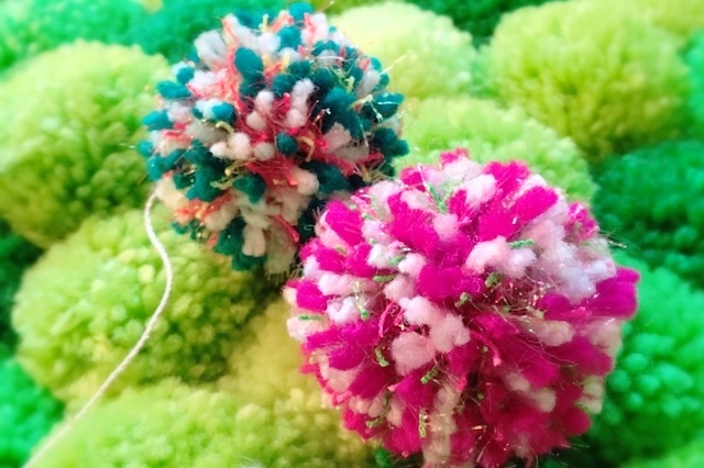 毛糸のポンポンの作り方 簡単に作るコツやかわいいアレンジ術を紹介 Chintai情報局