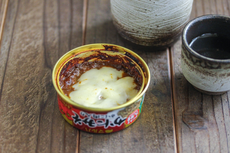 かにみそ缶詰には、やっぱり日本酒！