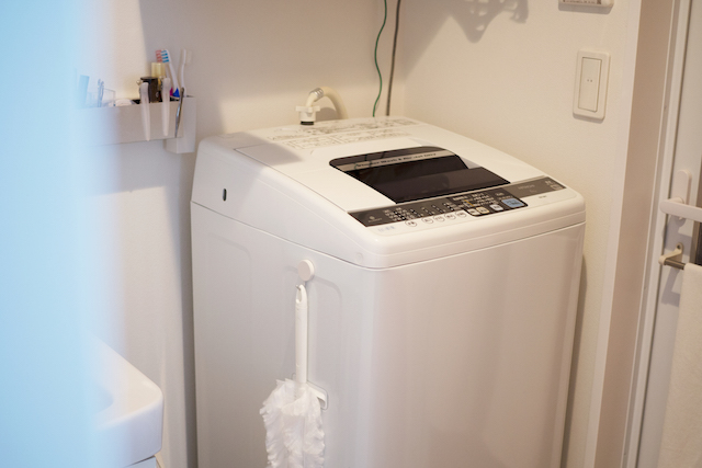 サイズ感重視で、比較的シンプルな機能の物を選んだという三吉先生宅の洗濯機
