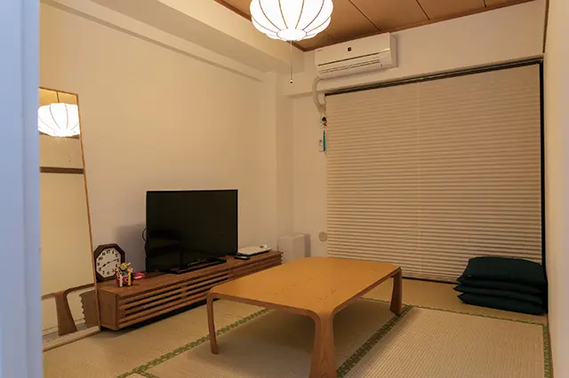 学さん・諒さんカップルの二人暮らしの部屋にある和室
