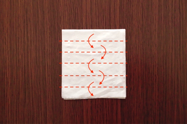 ティッシュを折る