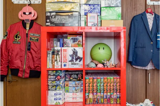 赤色のIKEAの家具