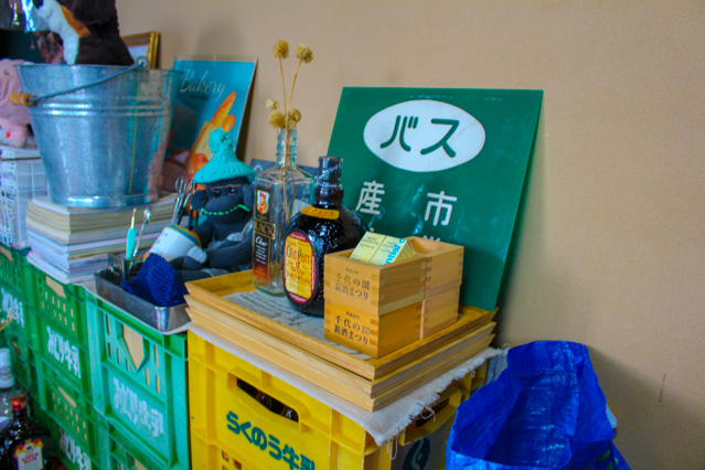 戸建ての平屋賃貸に一人暮らししているu.and.iさんの自宅に置かれた牛乳ケース