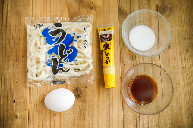 レンチンしょうが卵とじうどんの材料
