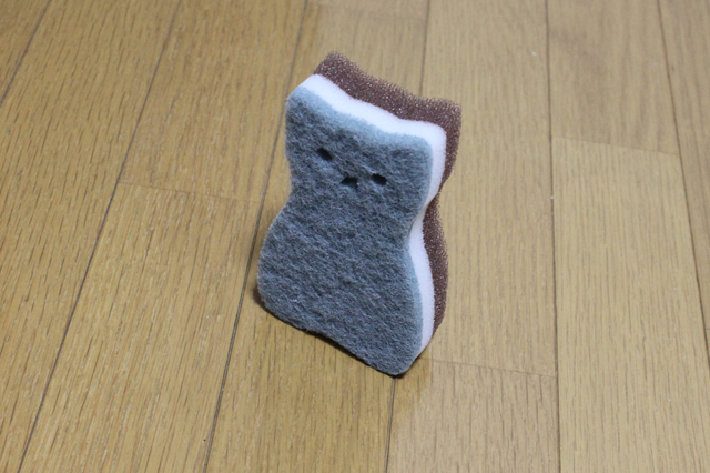 3COINS(スリーコインズ)の3層構造のスポンジ