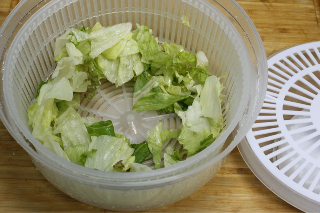 3COINS（スリーコインズ）のサラダスピナーで野菜の水切りができた