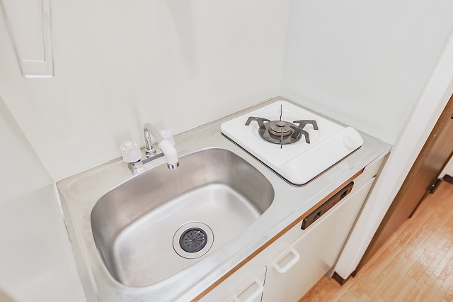 一人暮らしの狭いキッチン収納は シンク下 を効率的に使う 便利な収納アイテム5選 Chintai情報局