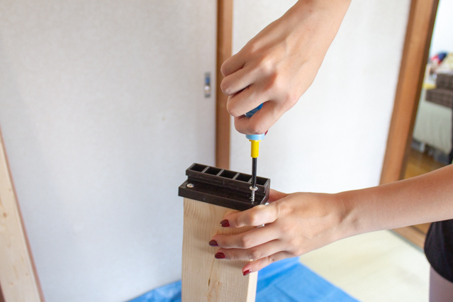 壁面ディスプレイのDIY工程：ラブリコを組み立てる