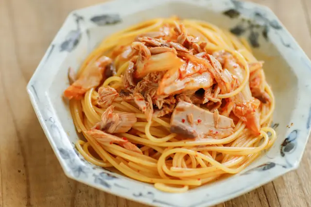 一人暮らし作り置きレシピ「カツオの自家製ツナ」をパスタアレンジした様子