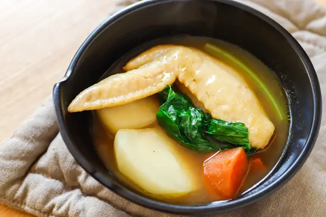 一人鍋のアイデアレシピ「手羽先とかぶのカレー鍋」の完成写真