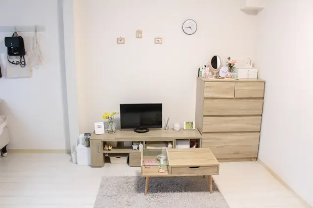 木目と色味が揃ったインスタグラマー・aoiさんのお部屋の家具家具