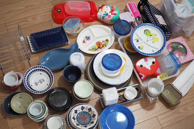 【ミニマリスト兼整理収納アドバイザー直伝!キッチンの片付け方と収納テク】食器や娘さんのお弁当グッズなど