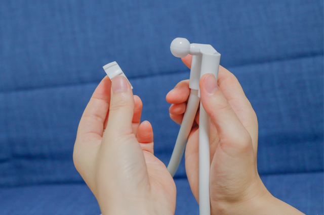 首かけスマホホルダー 330円(税込)|3COINS(スリーコインズ 3コインズ)の組み立て
