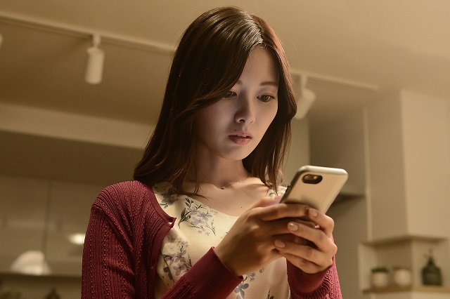 『スマホを落としただけなのに 囚われの殺人鬼』で松田美乃里を演じる白石麻衣
