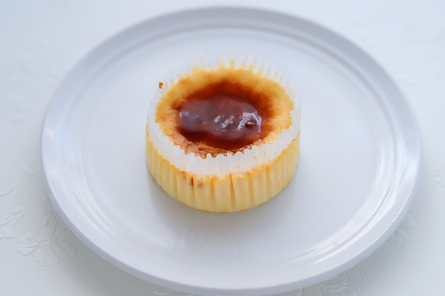 【バスチー】コンビニ・スーパー・100均の「バスクチーズケーキ」をスイーツコンシェルジュが本気で食べ比べ! セブン ローソン ミニストップ 成城石井