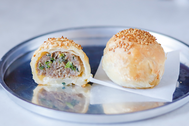 大人気の「台湾の朝ごはん」を自宅で再現しよう!鹹豆漿(シェントウジャン)&葱肉酥餅(ツォンロウスービン)のレシピ 作り方