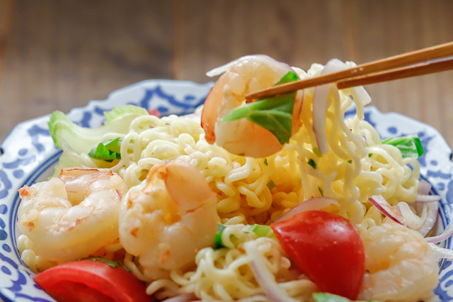 【袋麺活用レシピ】これなら飽きない!インスタント麺の野菜たっぷり激旨アレンジ インスタントラーメン 自炊 タイ風ラーメンサラダ
