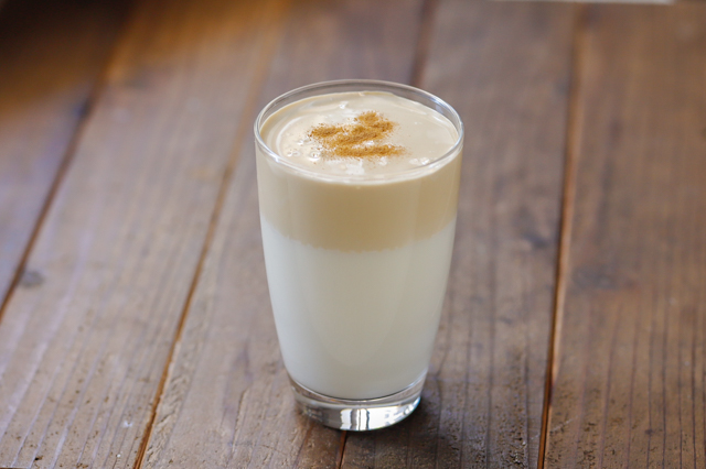 ダルゴナコーヒーでおうちカフェ!抹茶・さくら・ほうじ茶アレンジ&ミキサーなしレシピ
