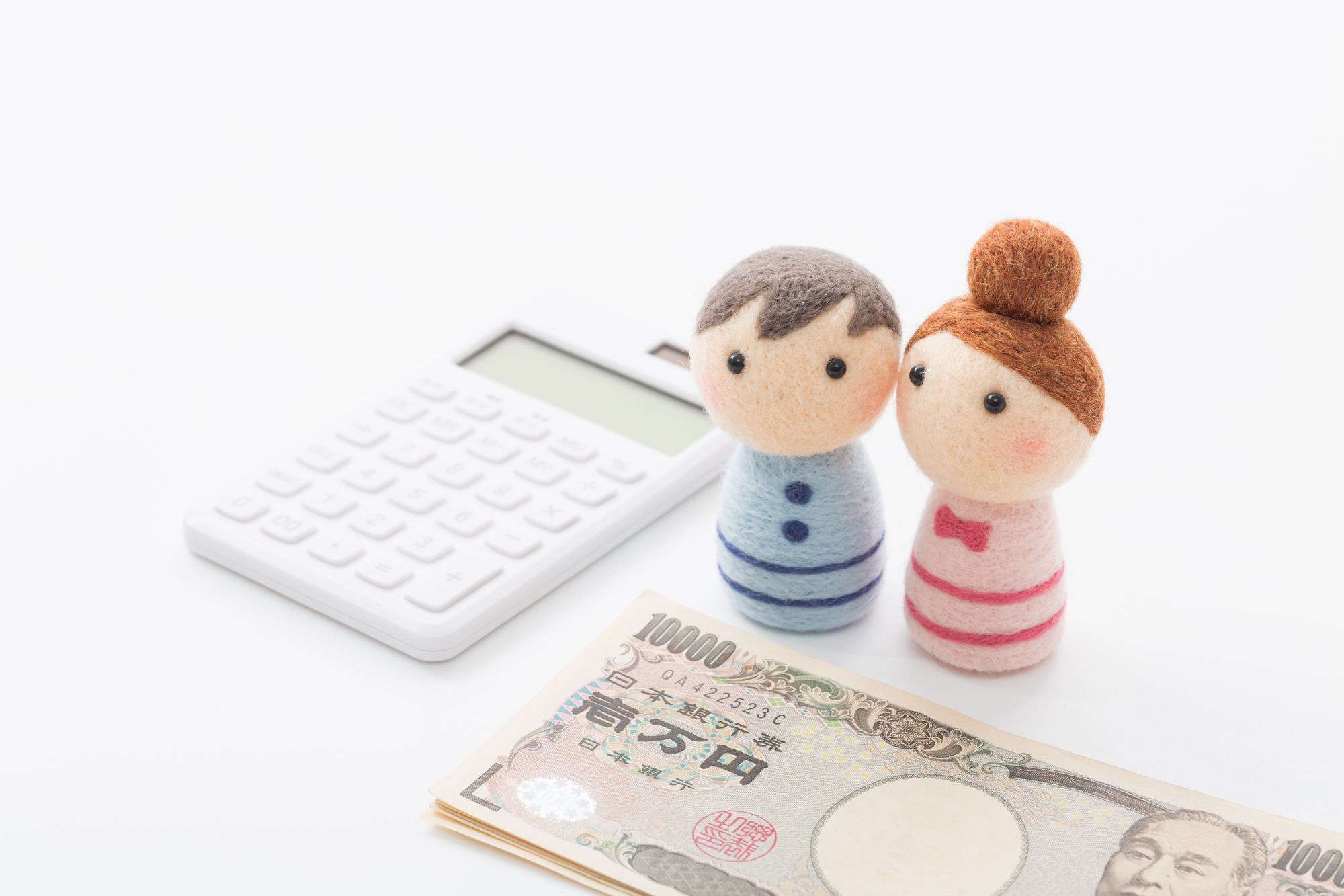 同棲費用について話し合う男女