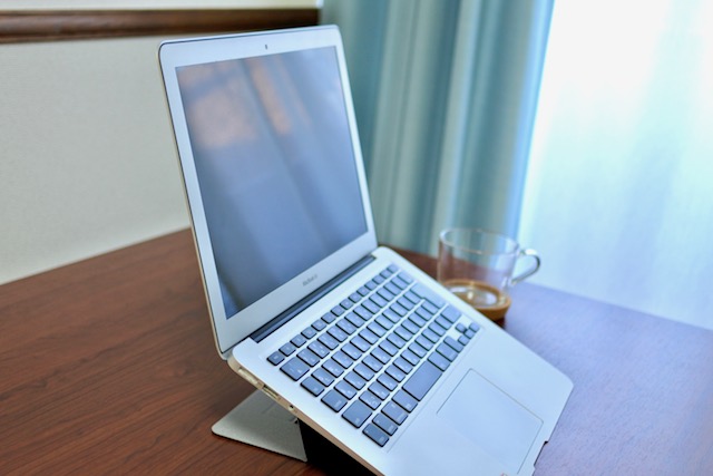 MOFTパソコンスタンドを使ってみたレビュー MacBook Air