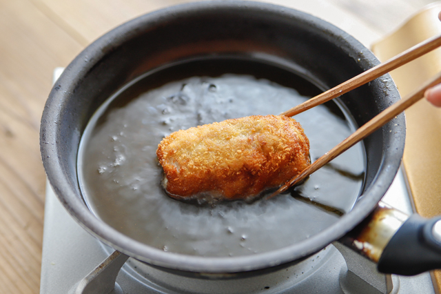 チーズの海で溺れそう!?新大久保で話題の「韓国式チーズとんかつ」を作ろう！　レシピ　作り方