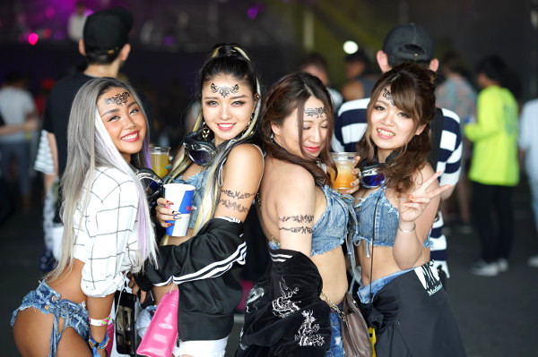 セクシーでキュートでクール Edc Japan 19ファッションスナップ 1 Chintai情報局 セクシーでキュートでクール Edc Japan 19ファッションスナップ 1 Chintai情報局