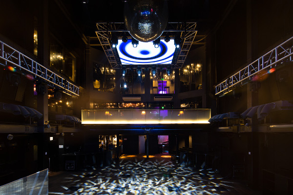 19年に渡って愛され続ける渋谷WOMBのMAIN FLOORの存在感