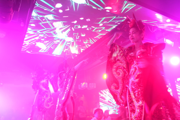 9/1(金)に六本木にオープンする「Burlesque annex YAVAY(バーレスク・アネックス・ヤバい)」が誇るパフォーマー「ヤバいガールズ」が魅せる