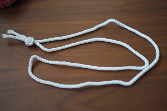 【カーテンタッセルをDIY】輪っか状にする