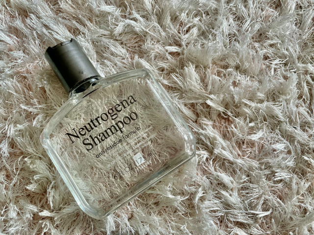 「iHerb(アイハーブ)」愛用中の美容ライターおすすめアイテム②. Neutrogenaアンチレジデュー(残留物除去)シャンプー