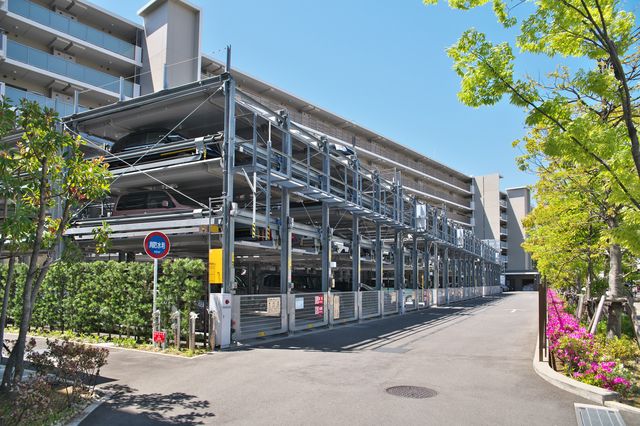 マンションの機械式駐車場2