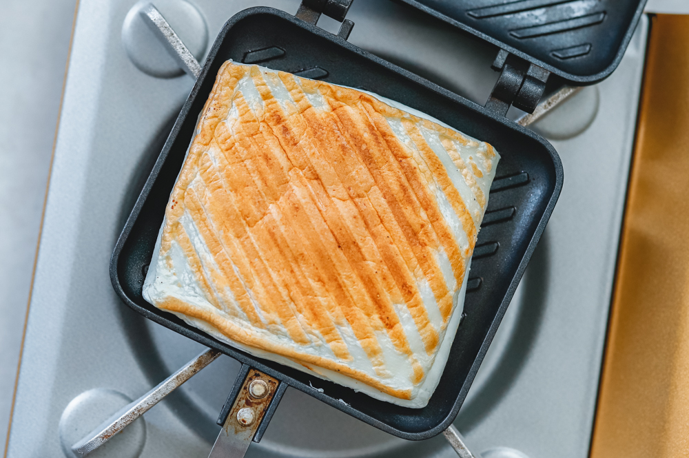 「パン以外」で大活躍!ホットサンドメーカーで作る、焼くだけ激ウマスイーツのレシピ はんぺん明太ホットサンド3