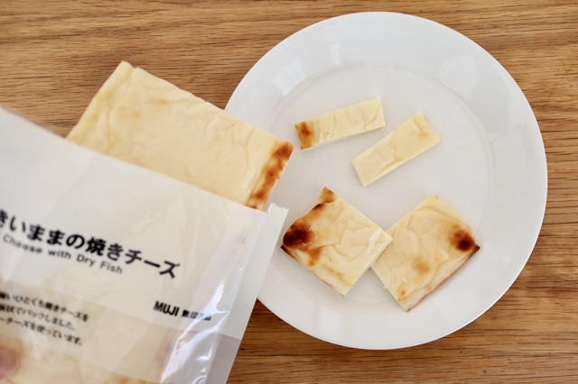 【無印良品】おすすめの食品⑬:大袋 大きいままの焼きチーズ