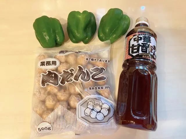 業務田スー子のかんたんレシピ_冷凍肉団子使い倒しレシピ_肉団子とピーマンの甘酢あんの材料