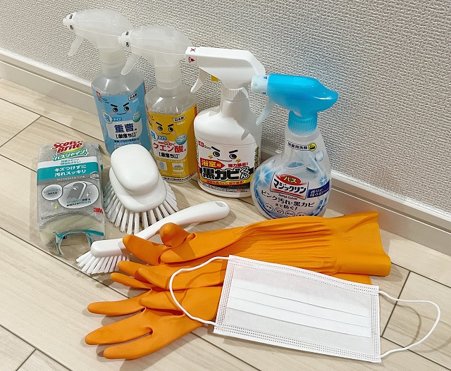 お風呂掃除に使う道具と洗剤