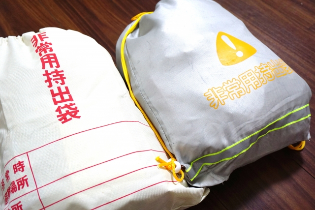 紐タイプのリュック（ナップサック）は、肩に紐が食い込んで痛くなりやすいので避けたほうがよい