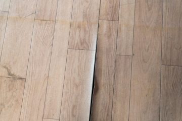 フロアの汚れ、剥がれ