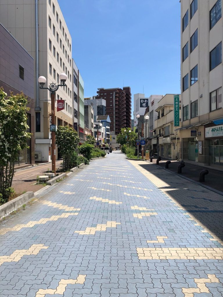 三原駅南口の街並み